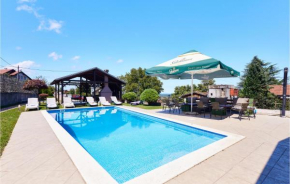 Stunning Home In Starjak With Jacuzzi